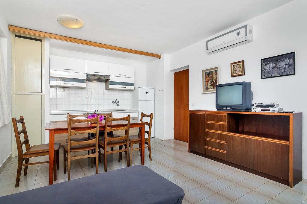 Apartmani Cico Gdinj Экстерьер фото