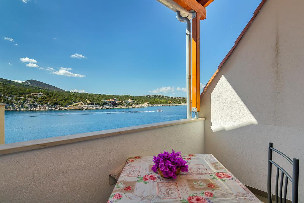 Apartmani Cico Gdinj Экстерьер фото