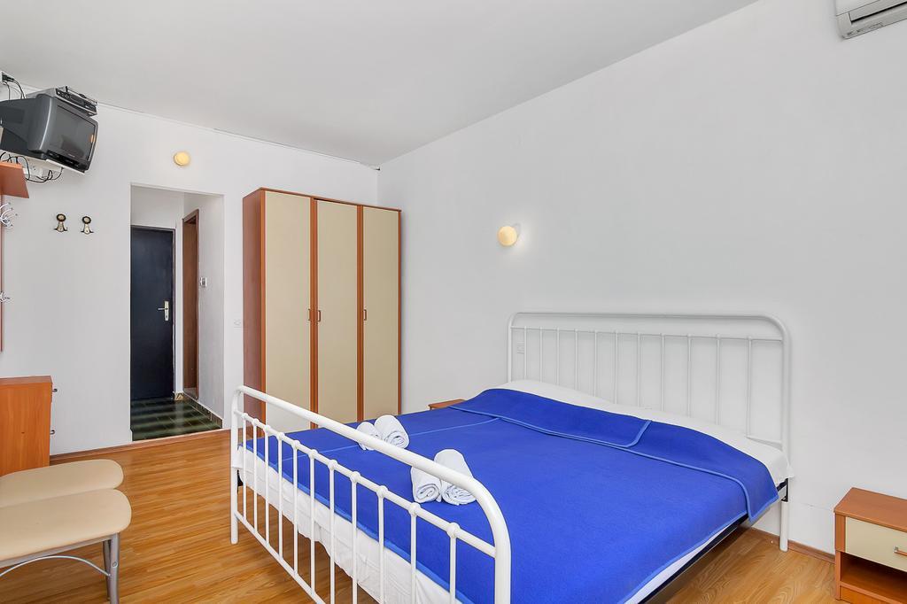Apartmani Cico Gdinj Экстерьер фото