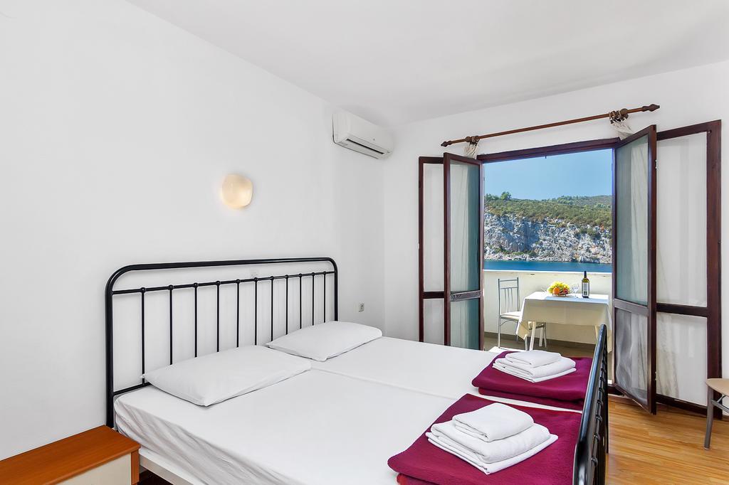 Apartmani Cico Gdinj Экстерьер фото