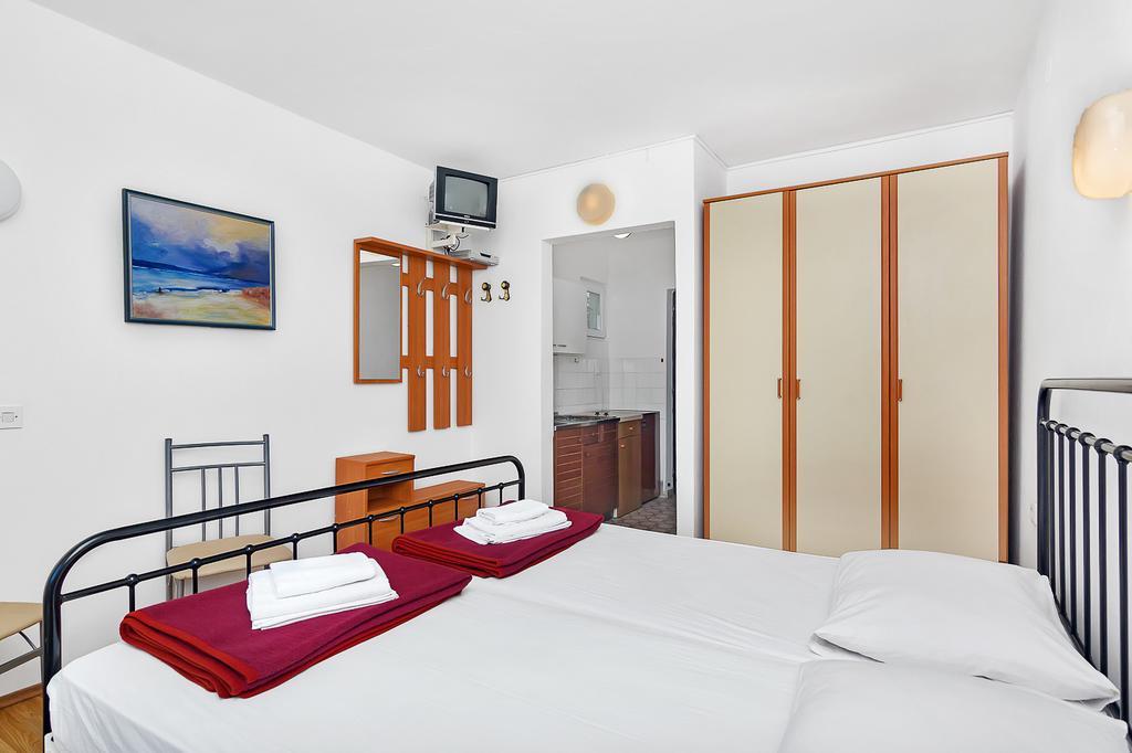 Apartmani Cico Gdinj Экстерьер фото