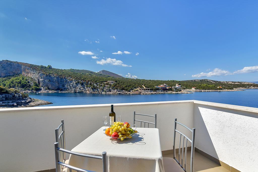 Apartmani Cico Gdinj Экстерьер фото